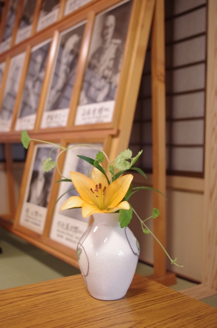 写真：松下村塾・生け花2